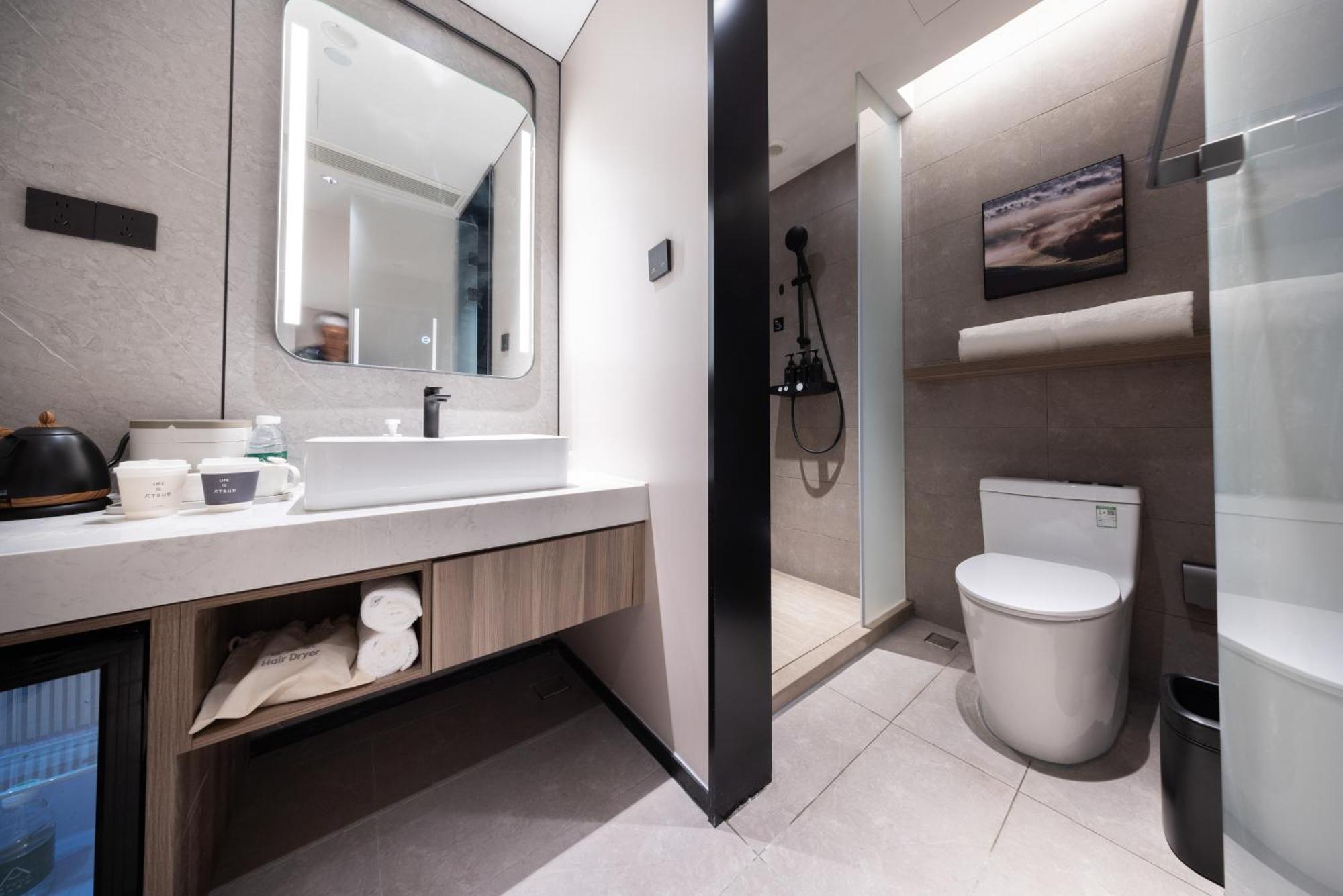 Atour X Hotel The Bund East Nanjing Road Hotel 4*