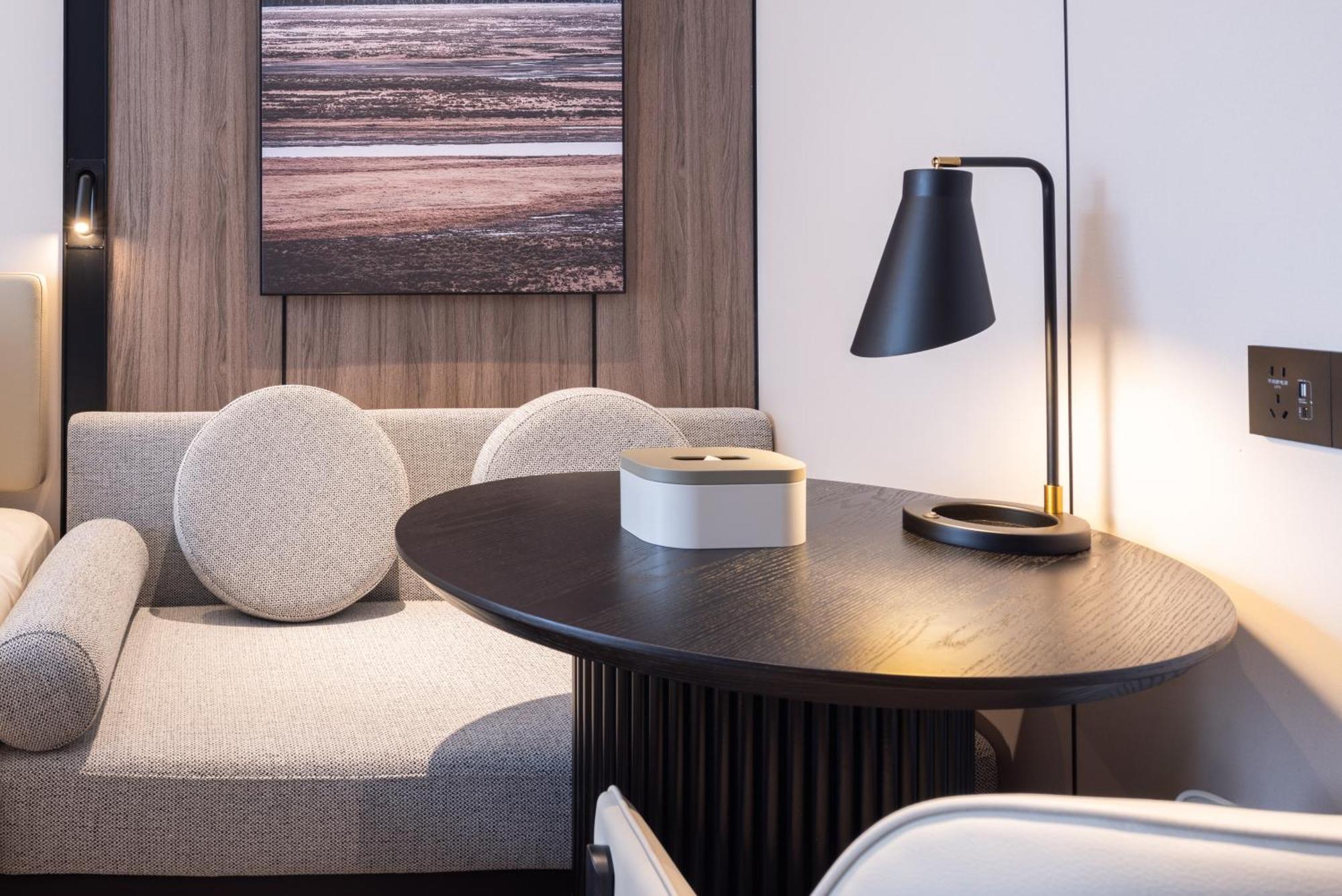 Atour X Hotel The Bund East Nanjing Road Hotel 4*