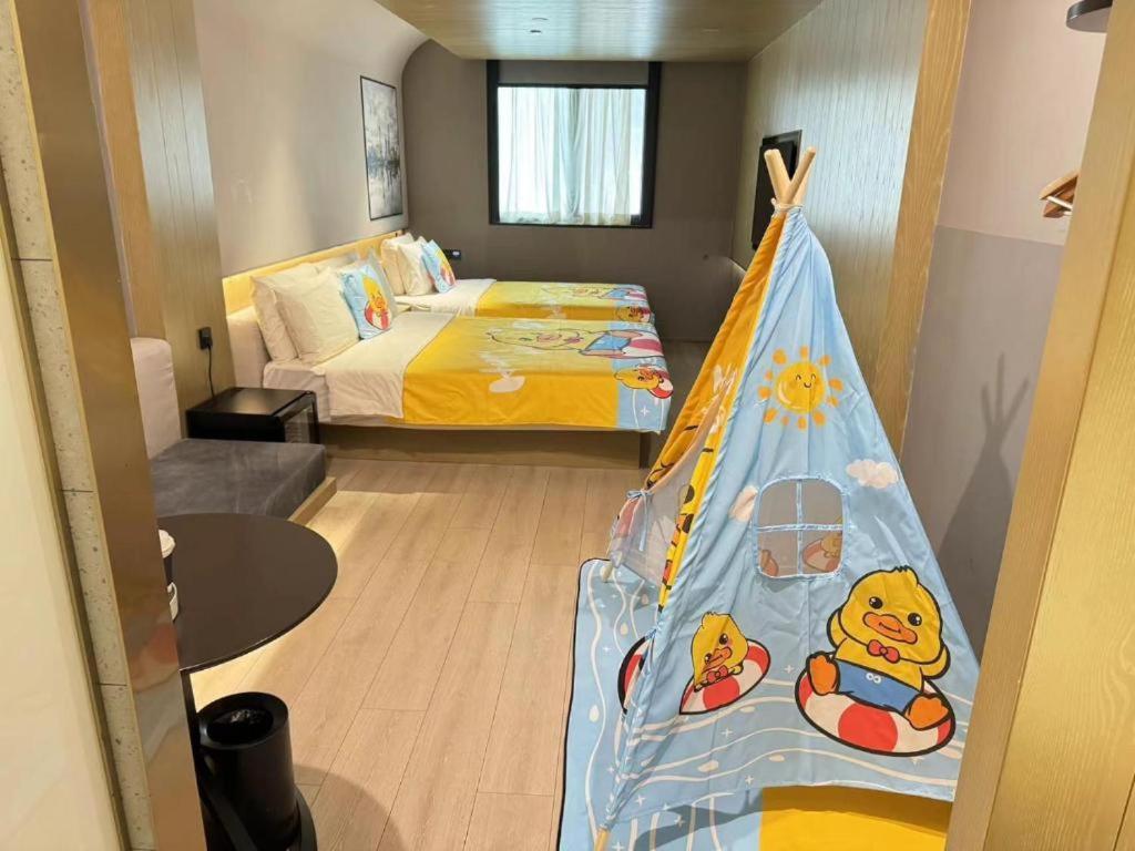 Khách sạn Atour X The Bund East Nanjing Road 4*